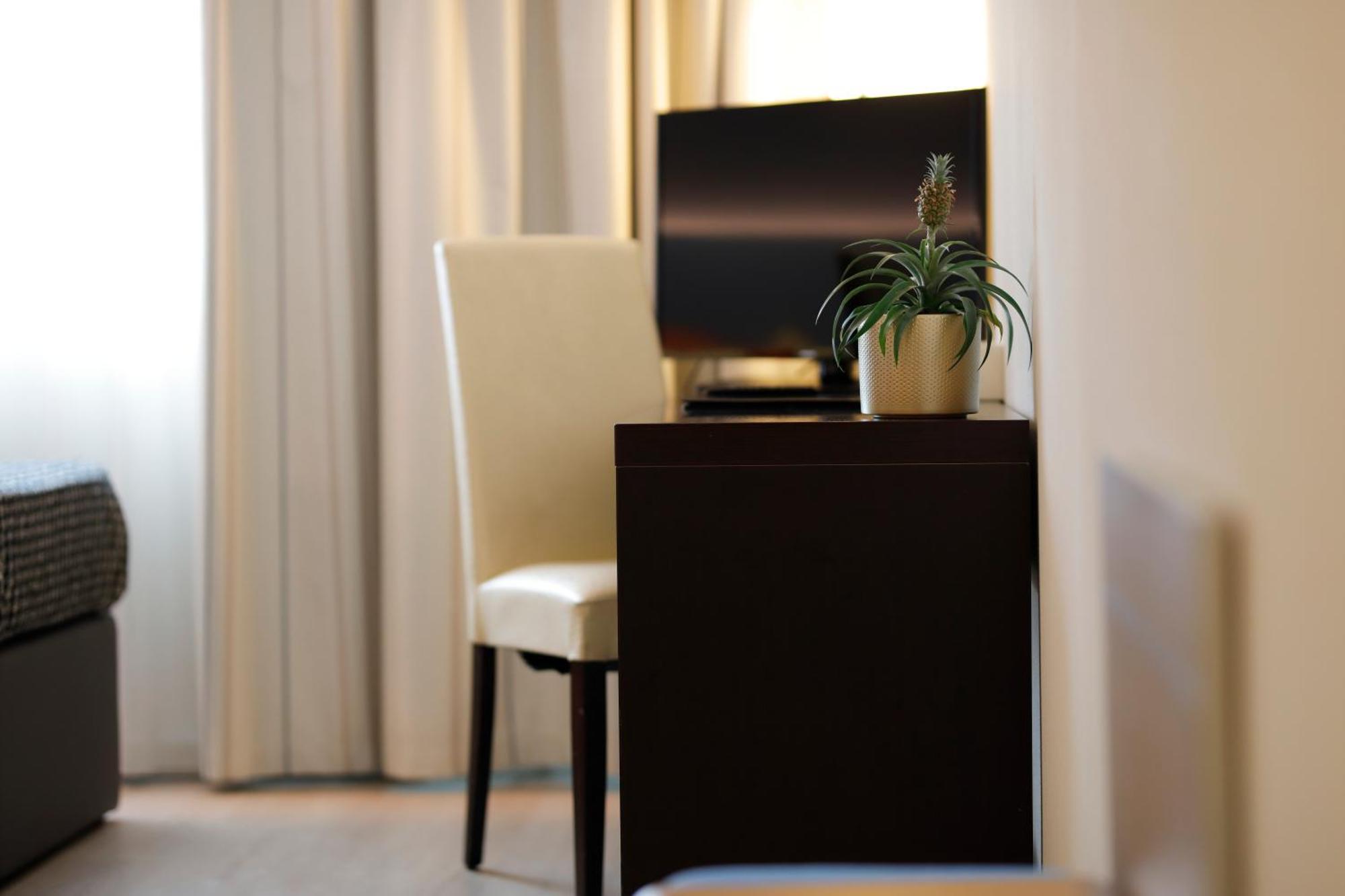 The Sydney Hotel Bolonia