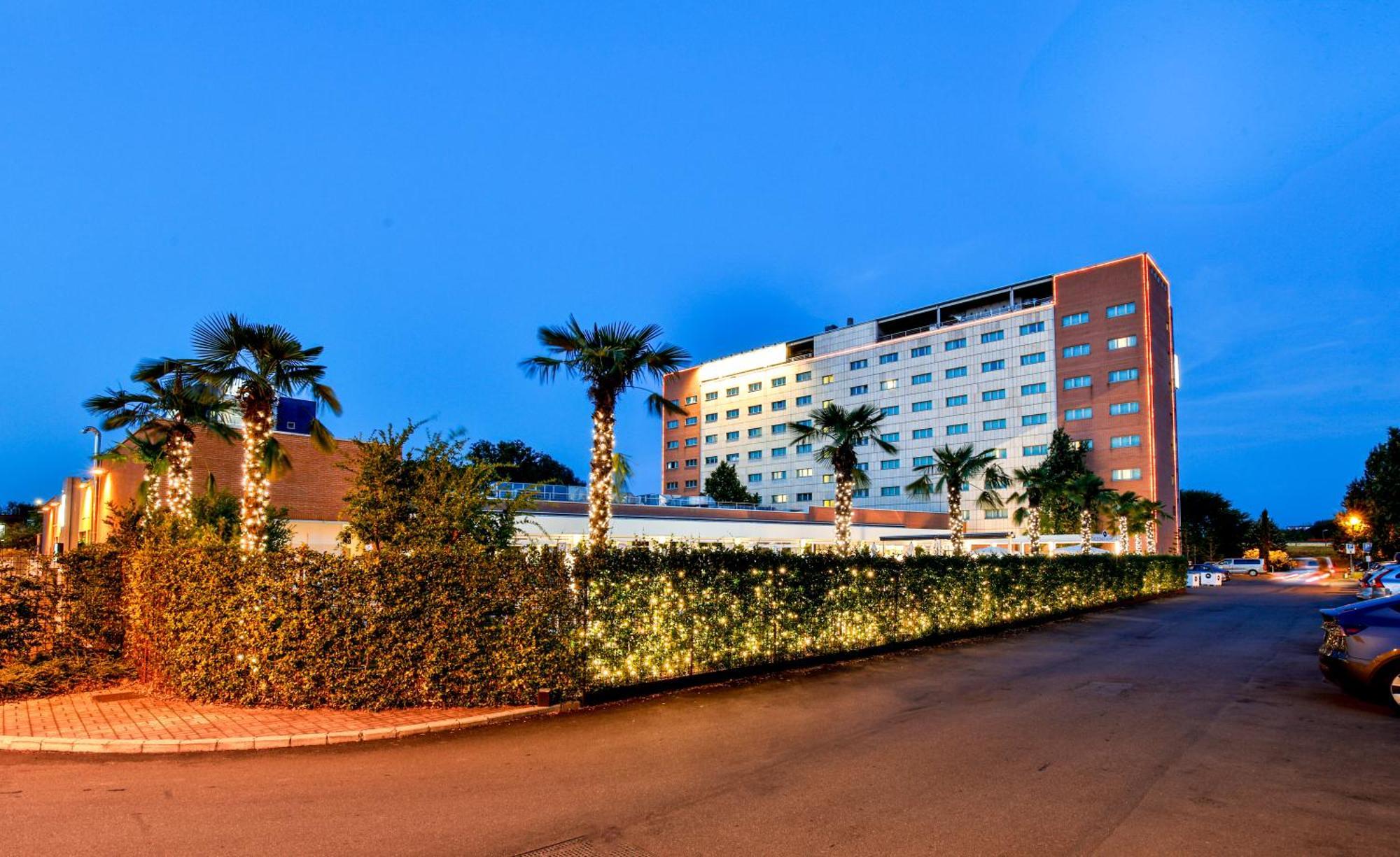 The Sydney Hotel Bolonia